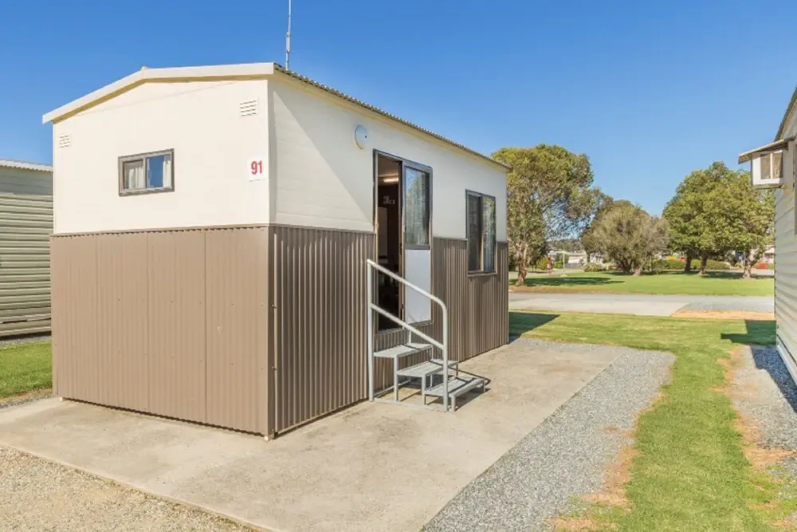 Serpentine Falls Park Home & Tourist Village
