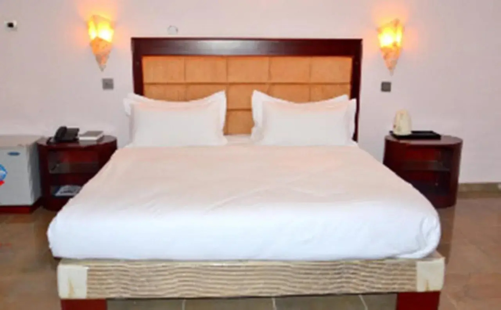 Bleu Ivy Hotel And Suites