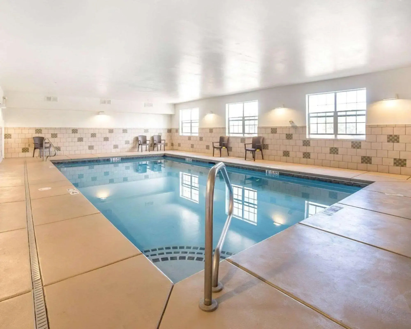 Country Inn & Suites