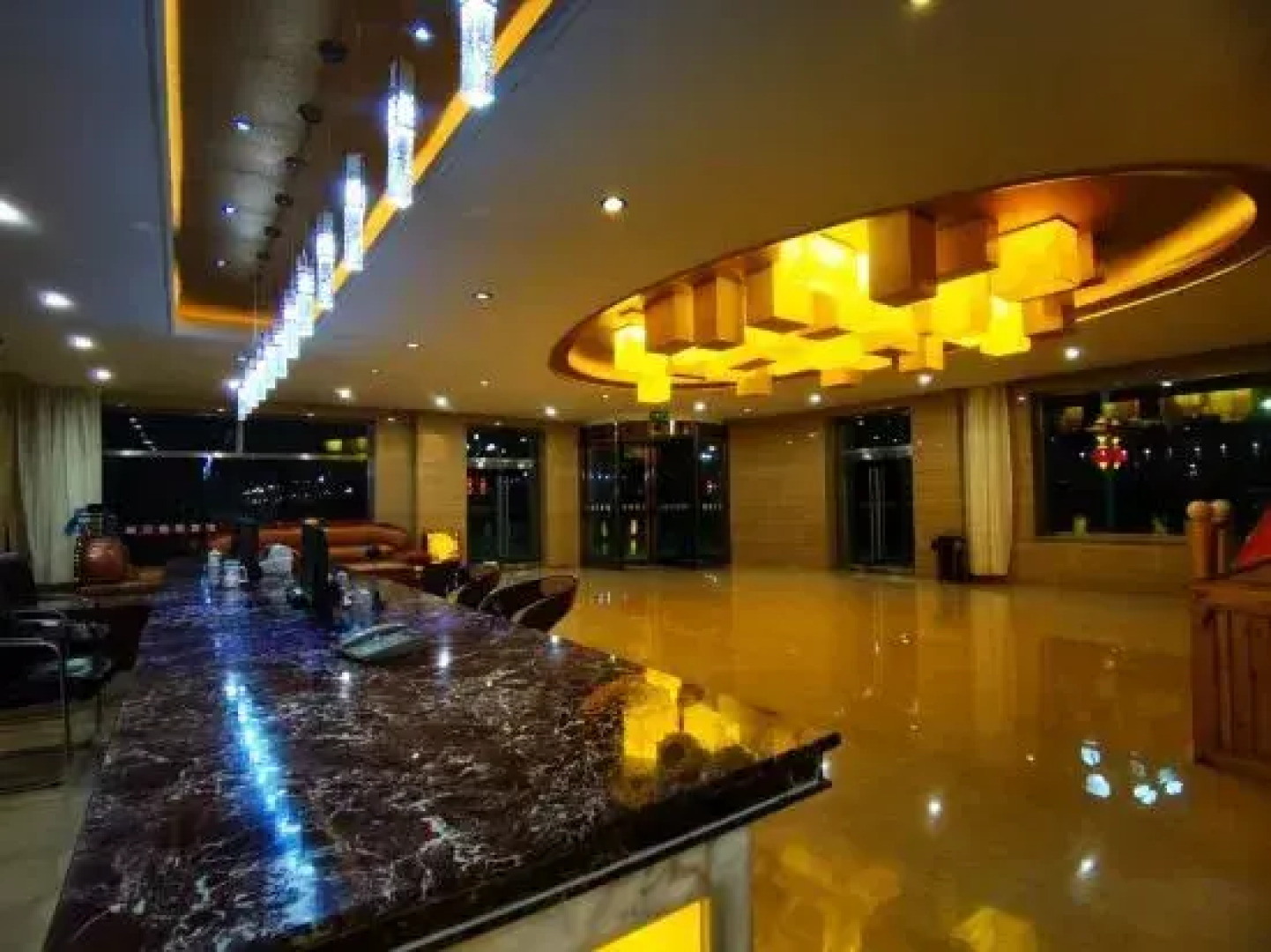 Zhenglanqi Chahar Business Hotel