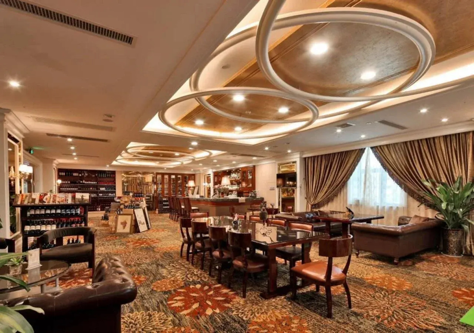 Golden Bauhinia International Hotel