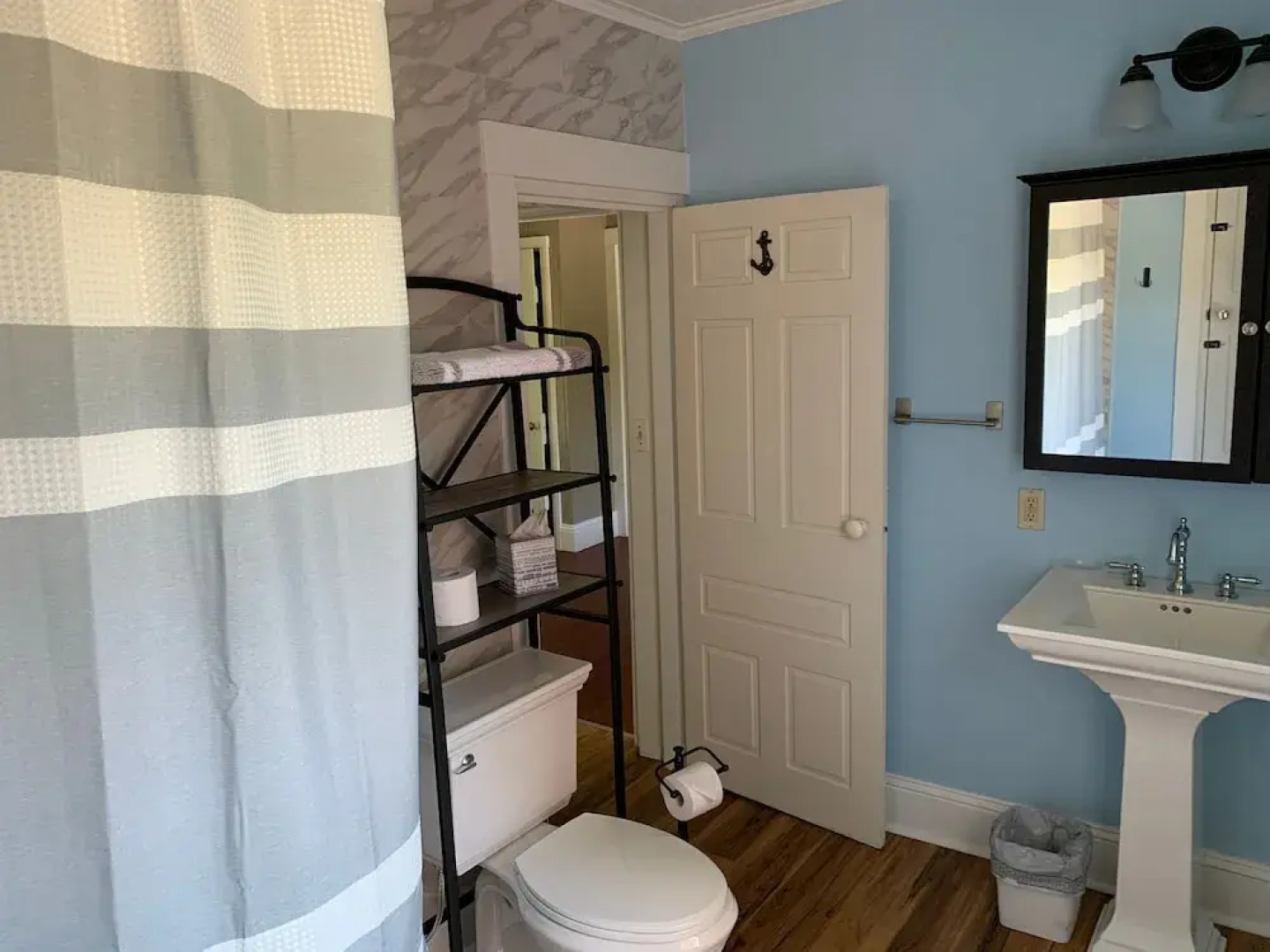 Captain Sweetser's Inn