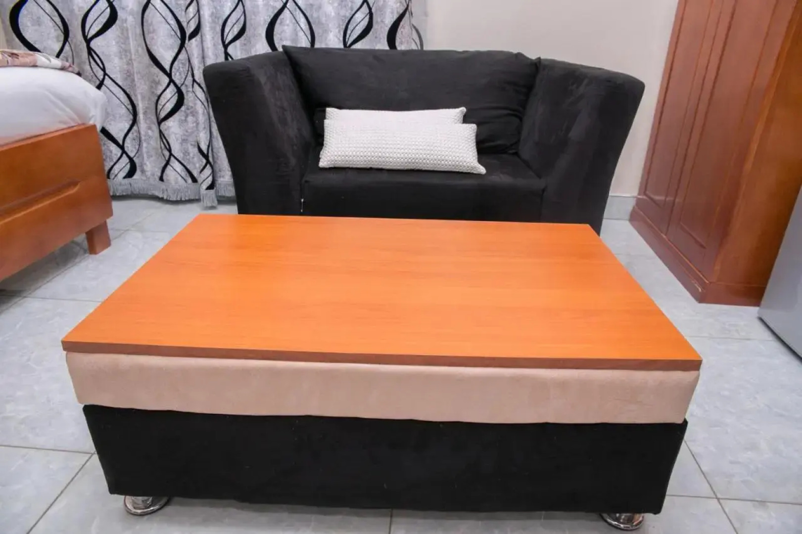 Glitz Cloud 9 Suites