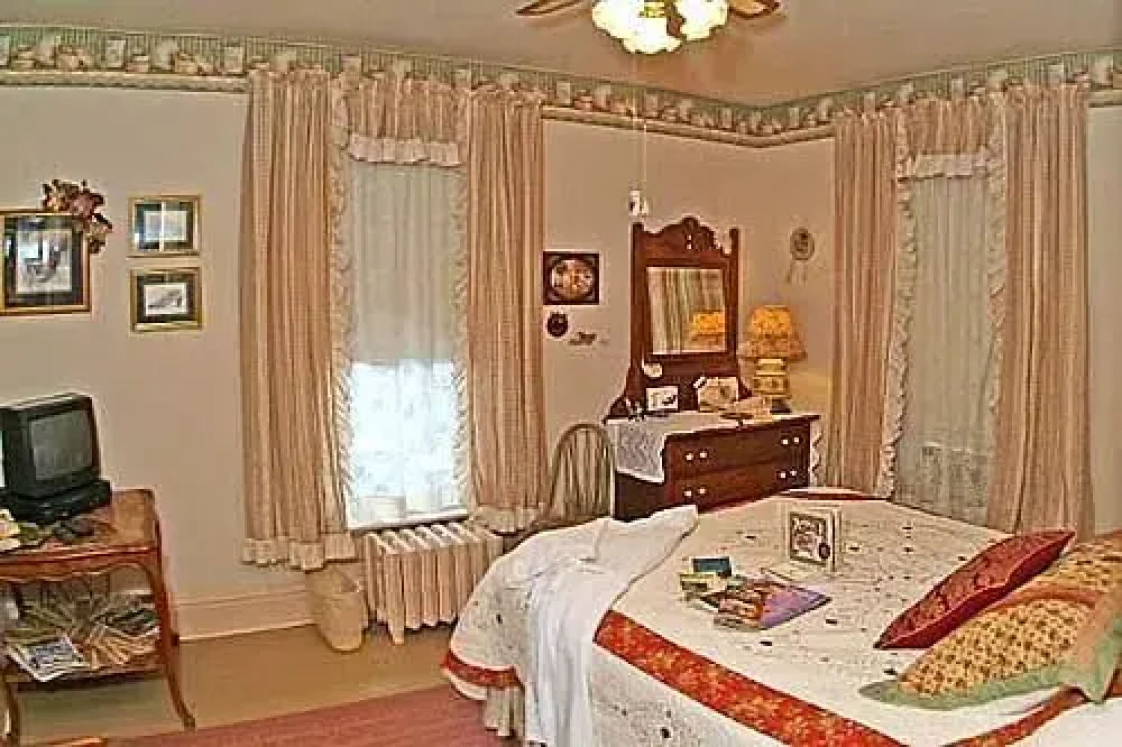 The Homespun Country Inn