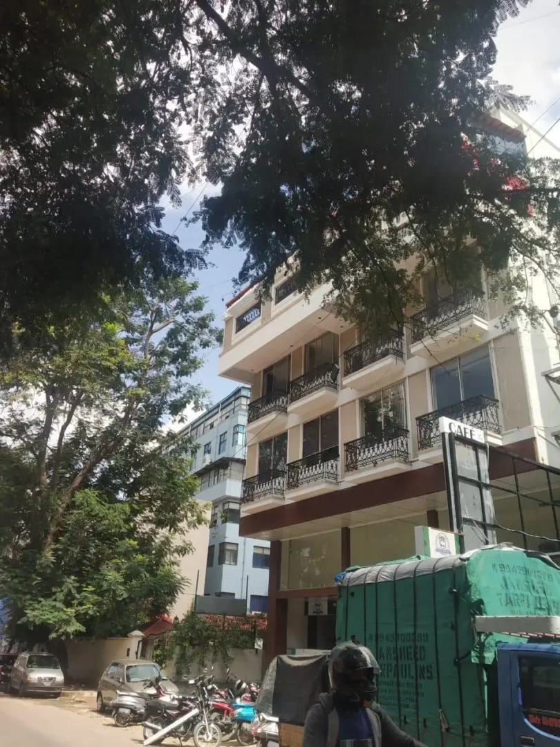 Omatra Hotel Infantry Road