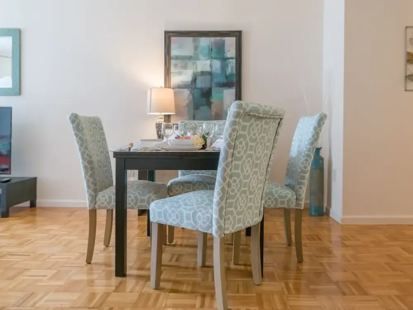 Skyline Luxury Home Suites at Newport