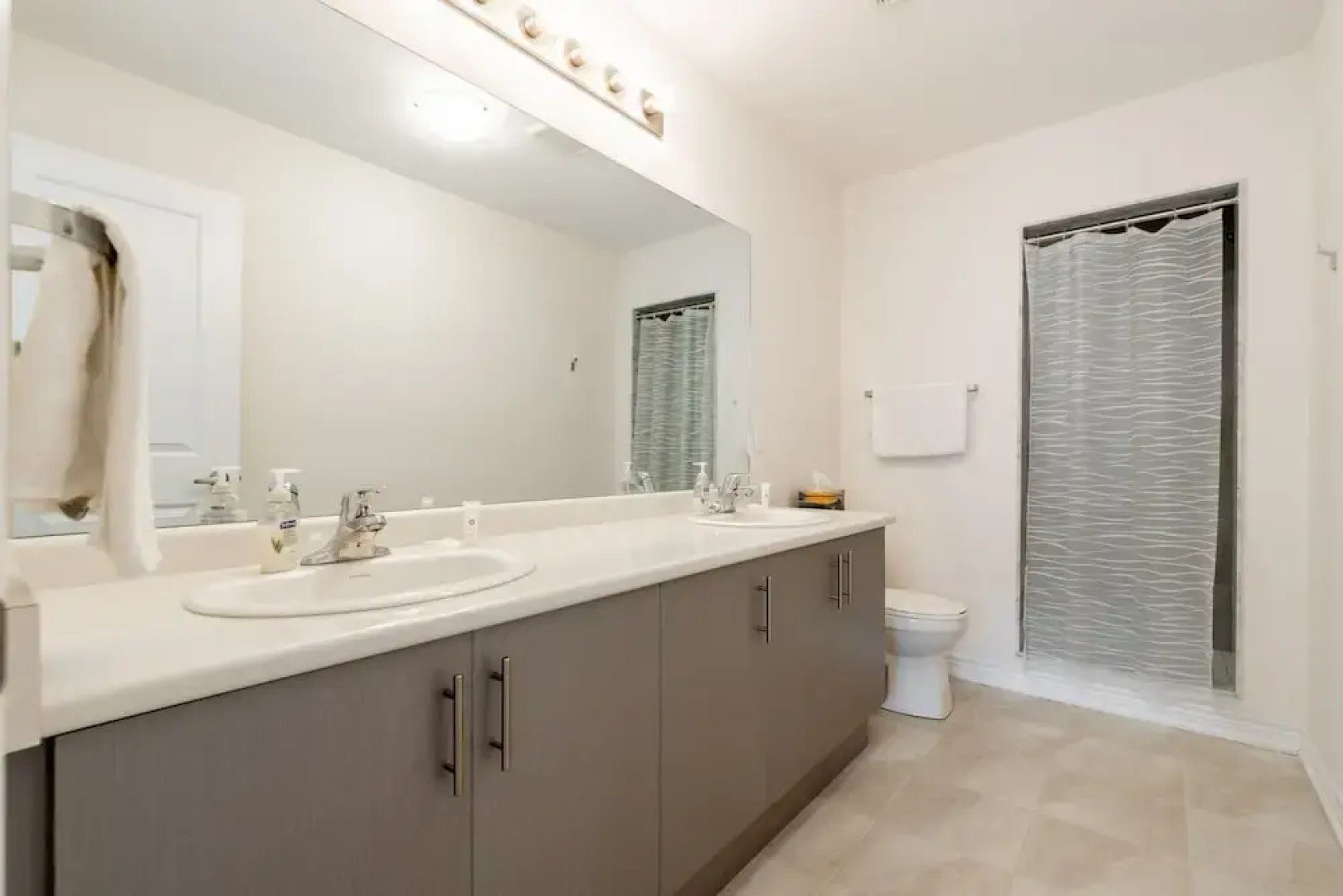 Gorgeous Brand New Spacious Town House