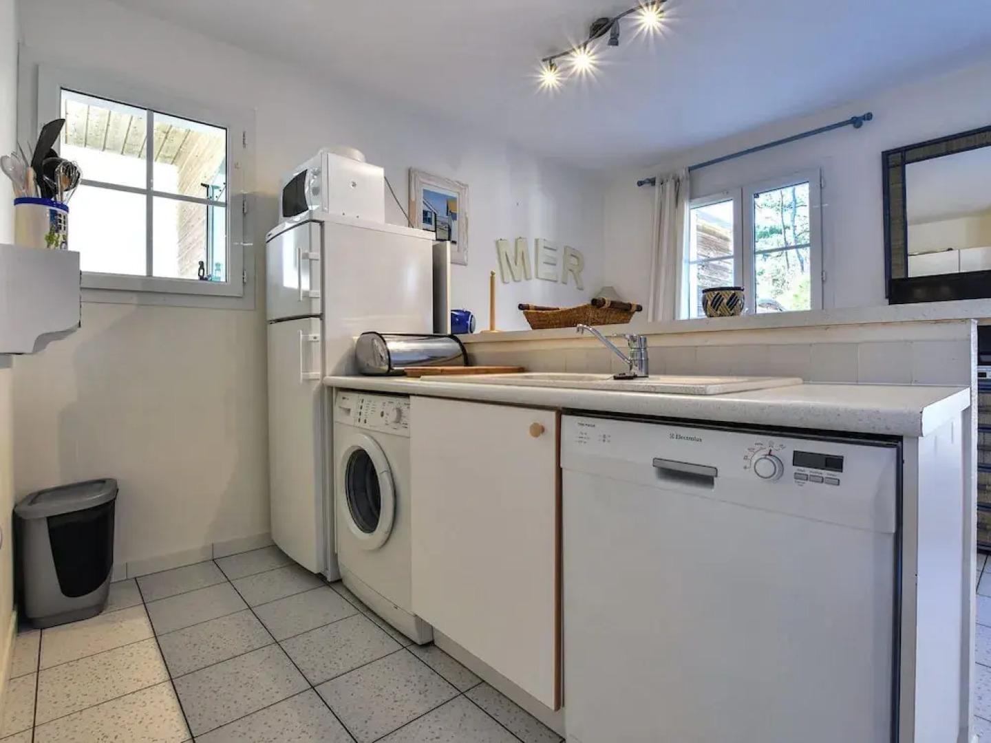 Cozy Holiday Home in Sainte-Marie-de-Re near Sea