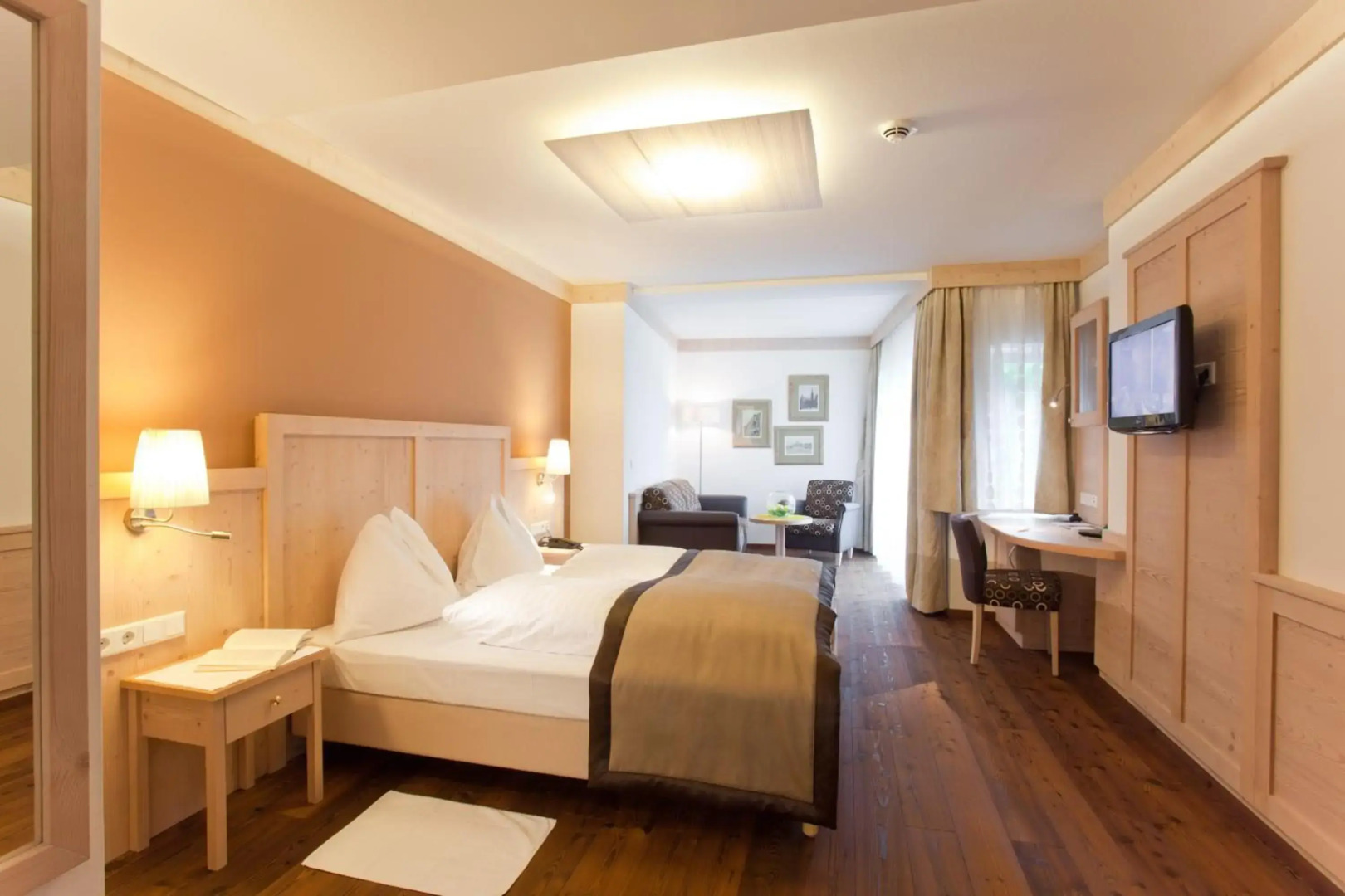 Romantik Hotel Die Gersberg Alm mit Panoramablick auf Salzburg