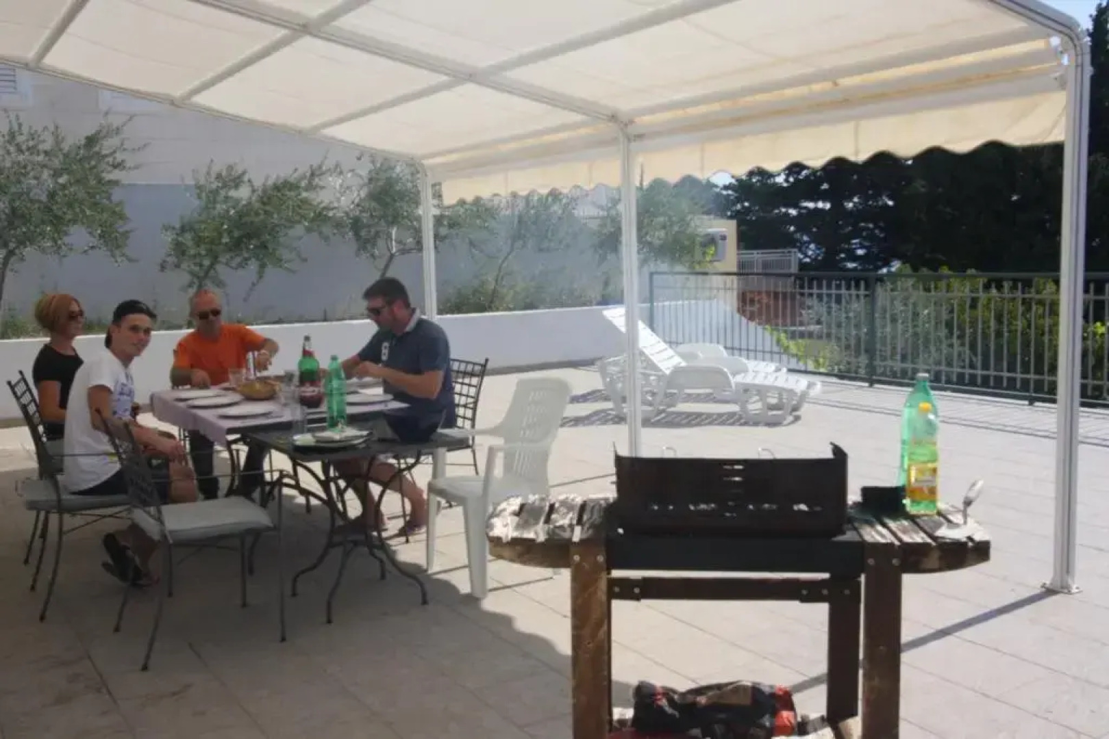 Mimice Bay Apartments