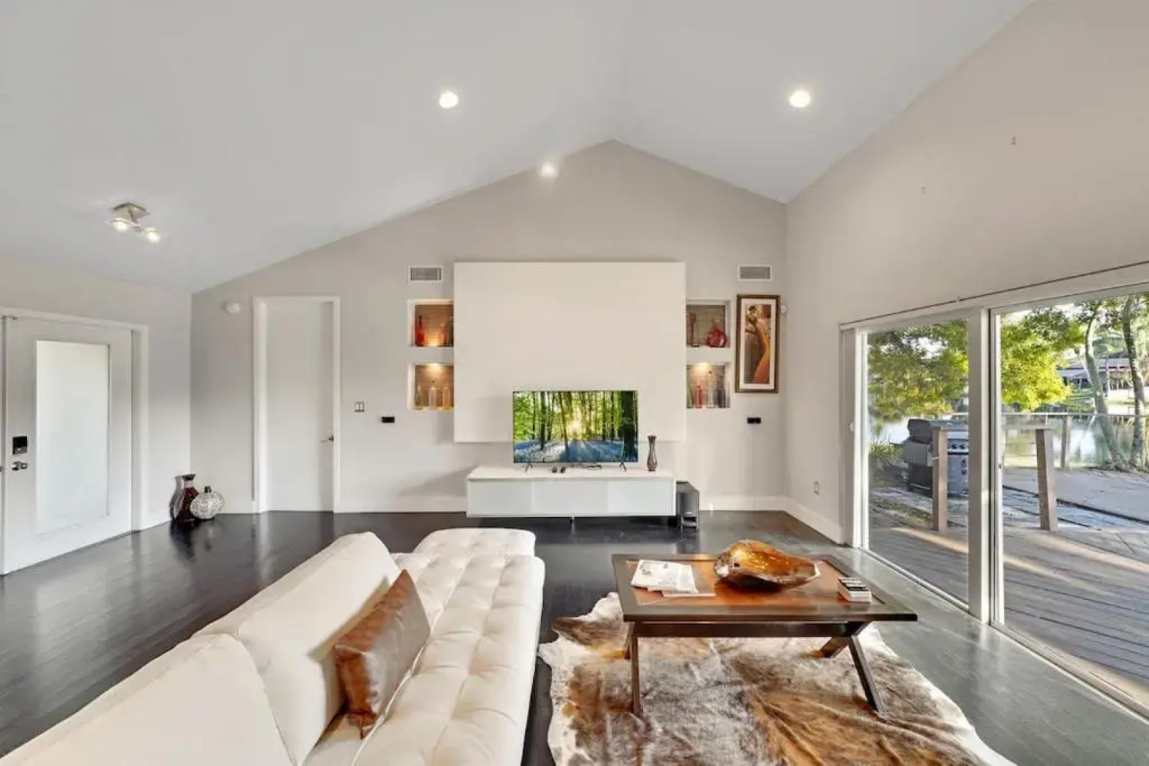 Blue stone lake home by PMI