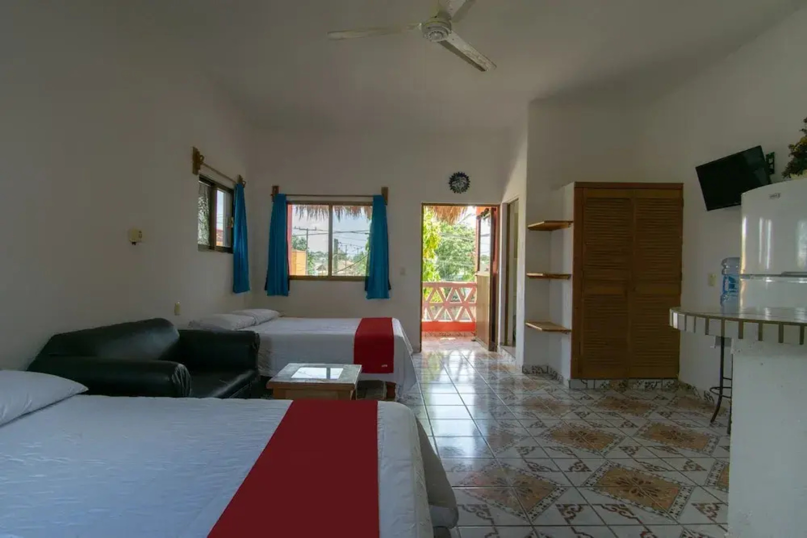 Hotel y Bungalows Bugambilias