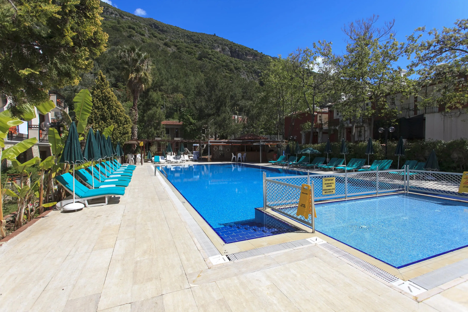 Perdikia Beach Hotel