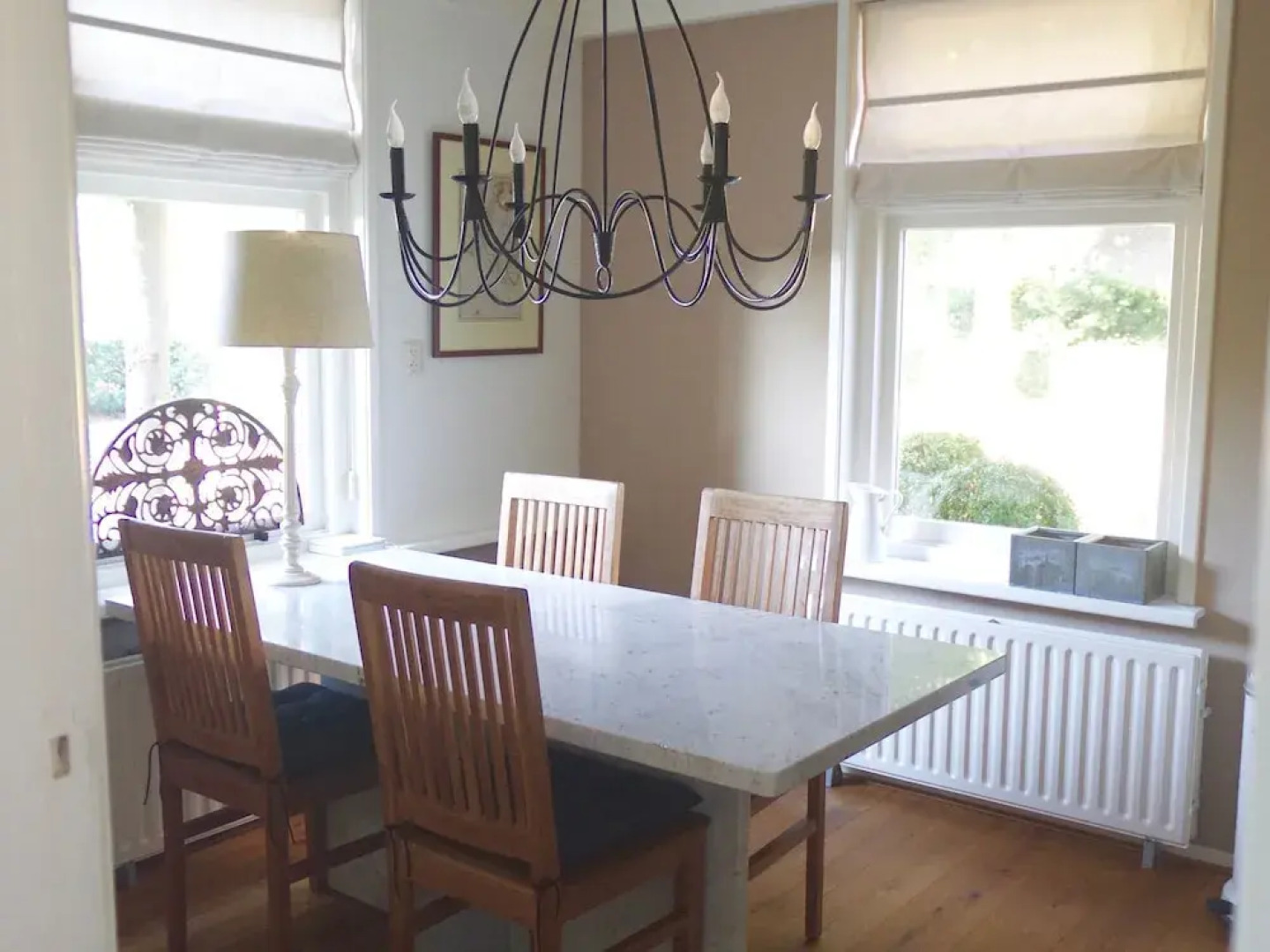 Charming 4-person Holiday Home in one of the Prettiest Spots of Ouddorp