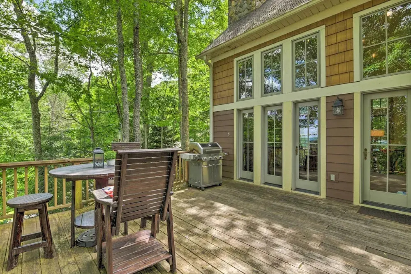 Luxe Lodge Near Smoky Mountains: Views & Hot Tub!