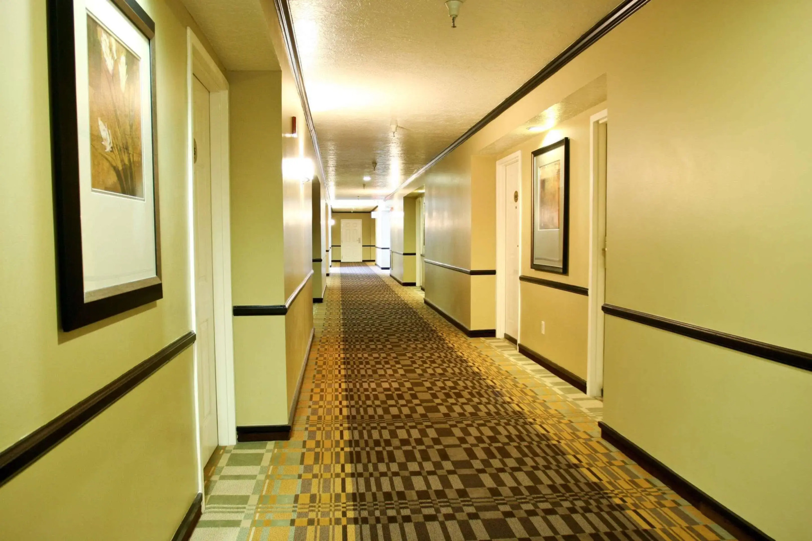 Best Western Plus Cottontree Inn