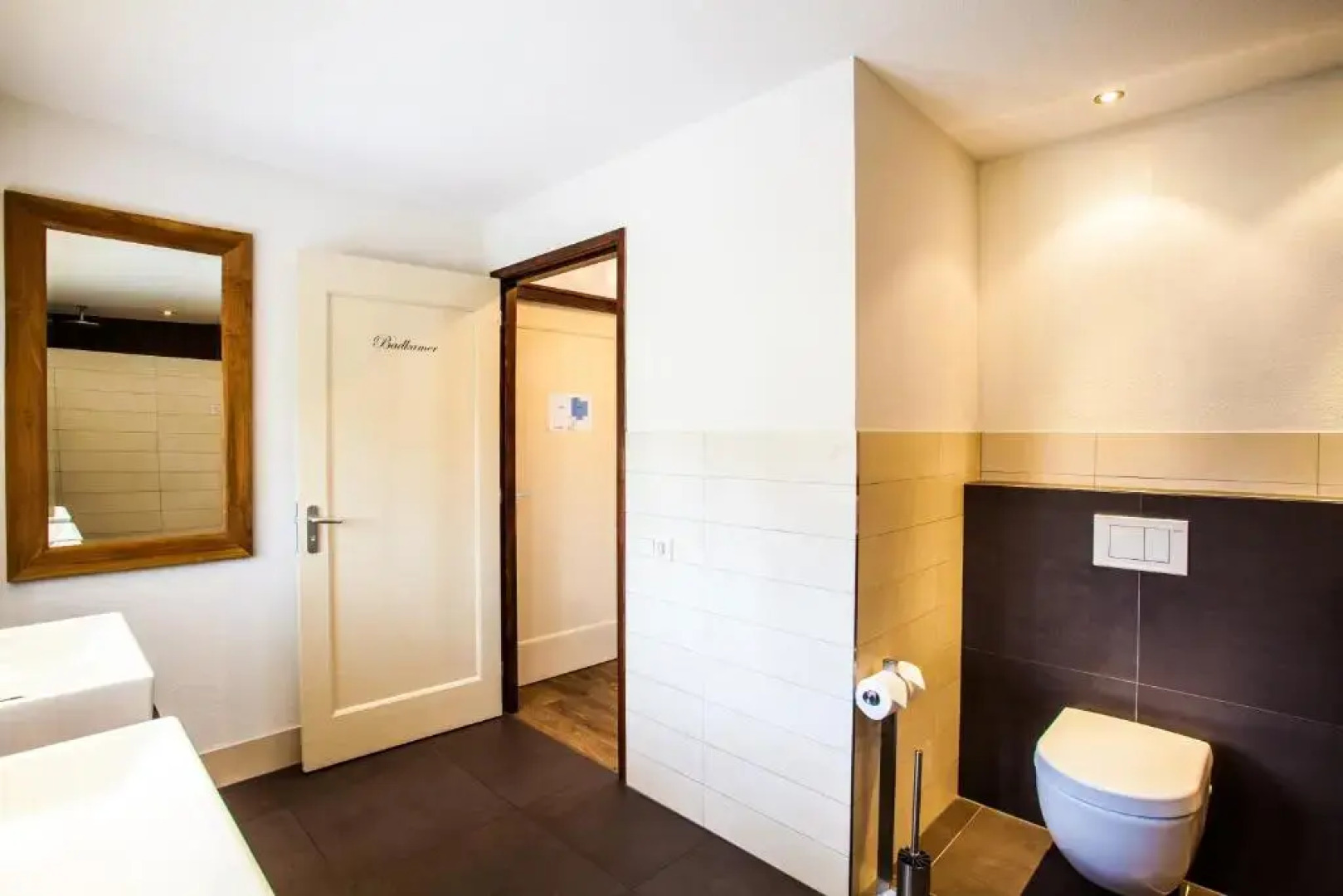 Strandhotel Dennenbos