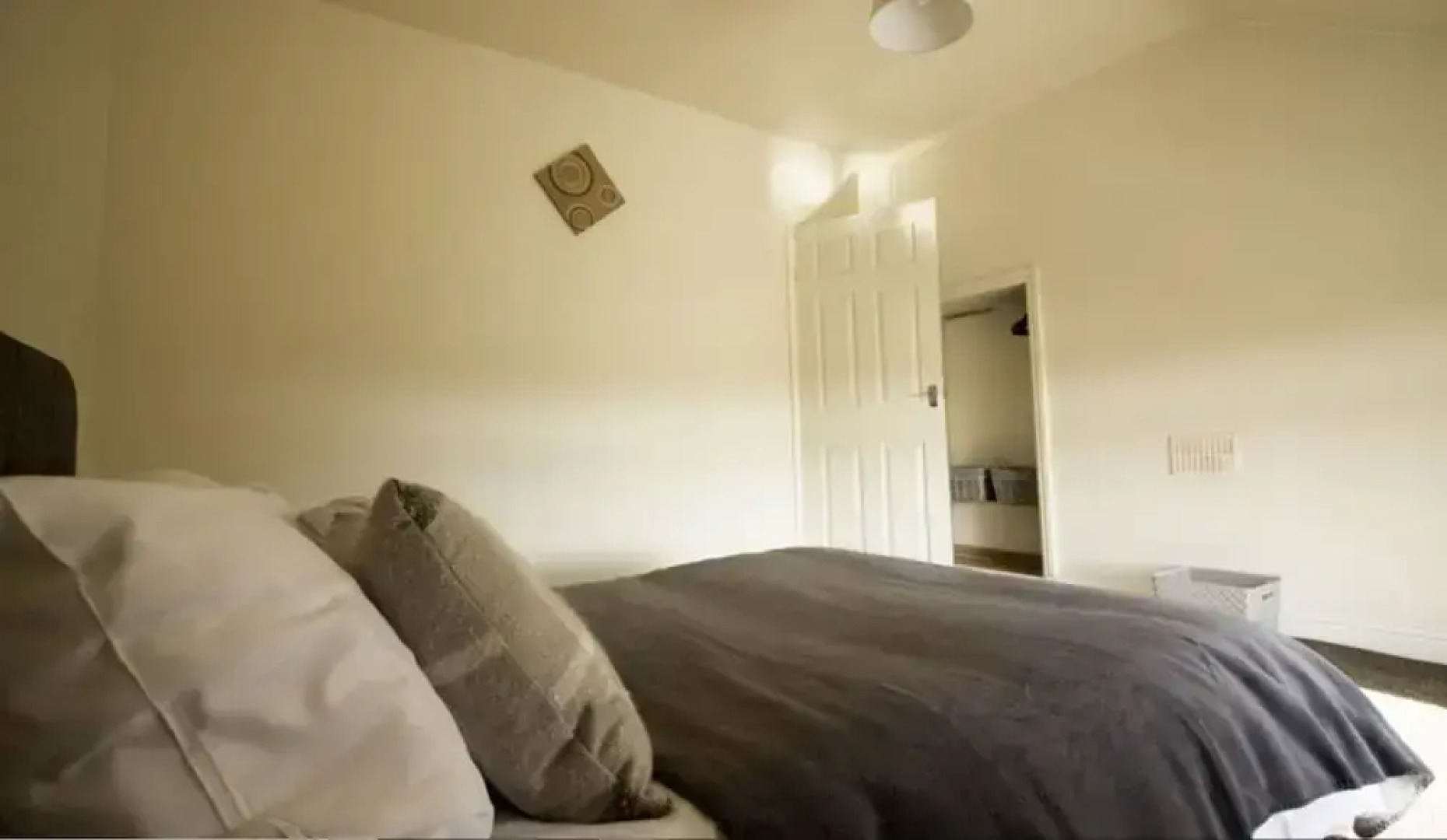 RoomTel - Brook House