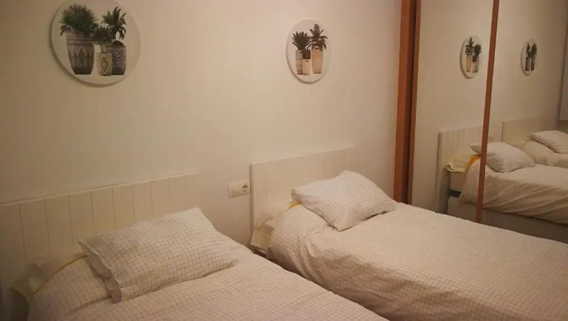 10 mts de la Playa de Covas - Vivero con piscina