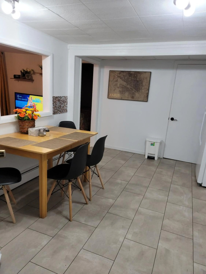 Vibrant apartment in the heart of the town