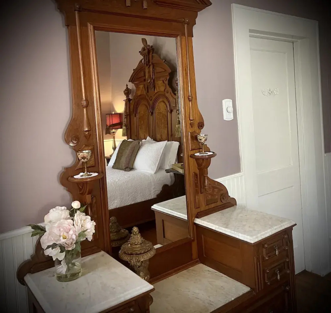 Benefield House Bed & Breakfast