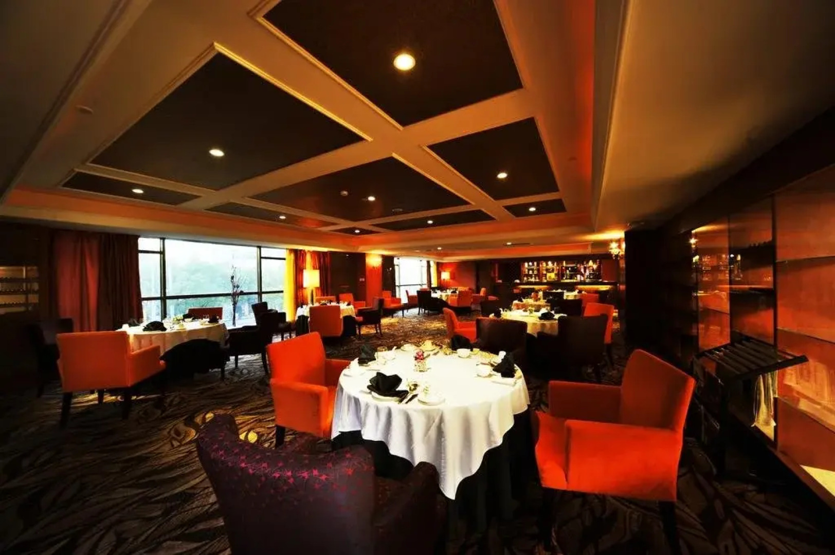 Yining Huarui Business Hotel