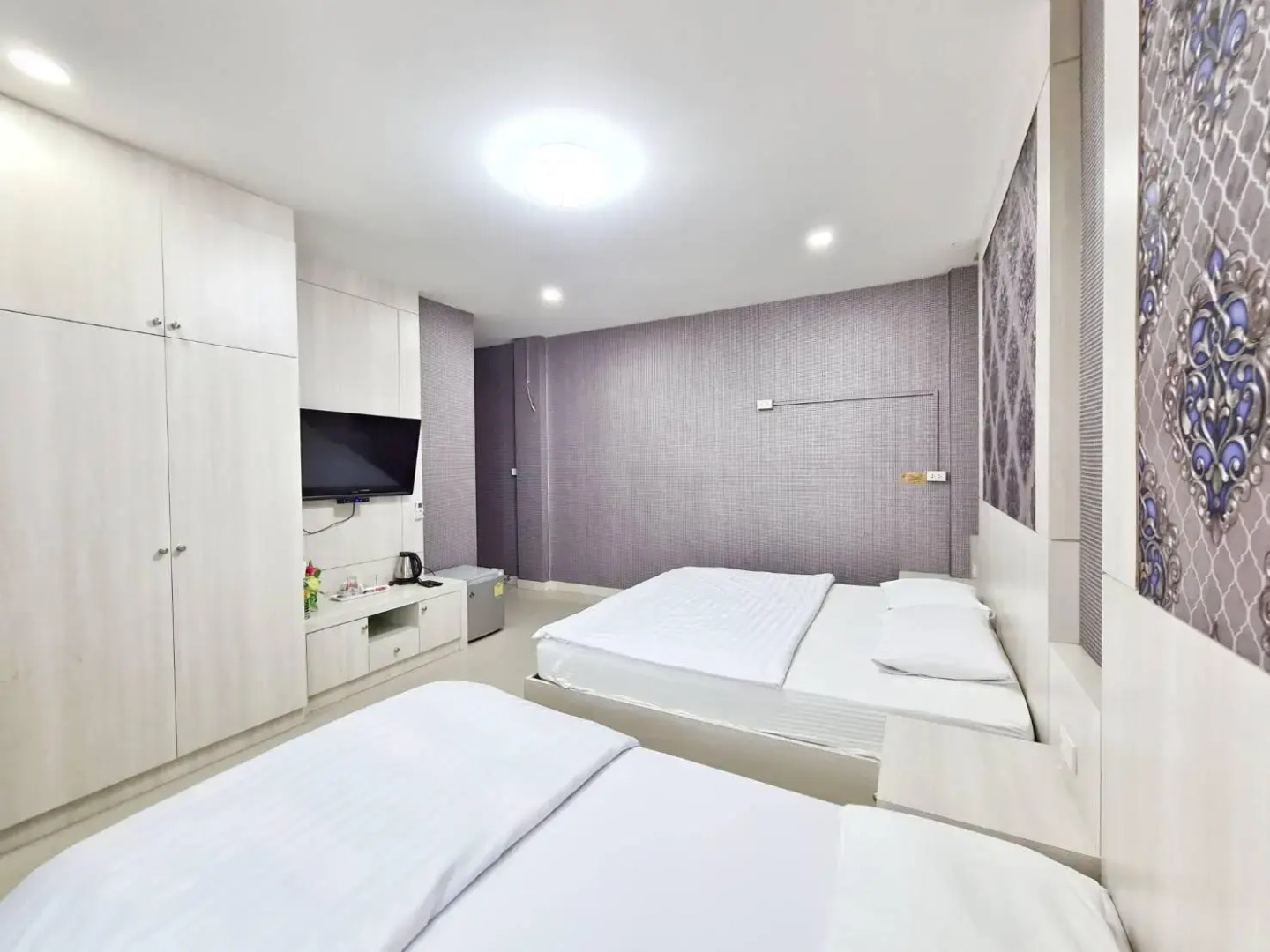 Crystal Place Buayai