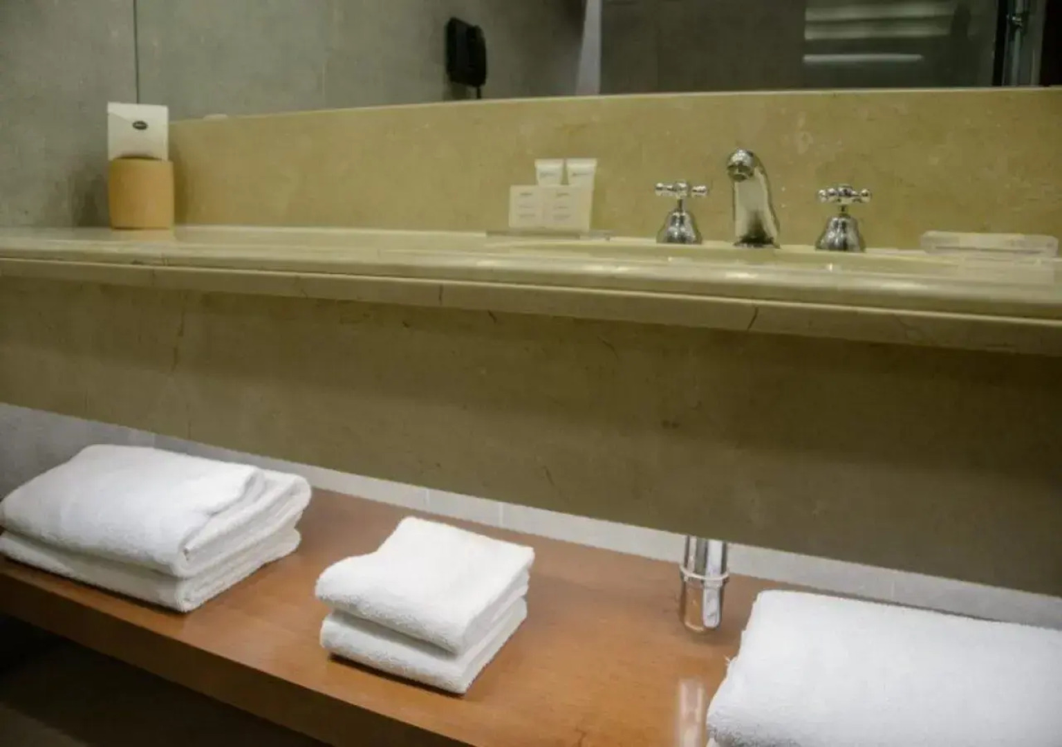 Radisson Montevideo Victoria Plaza Hotel