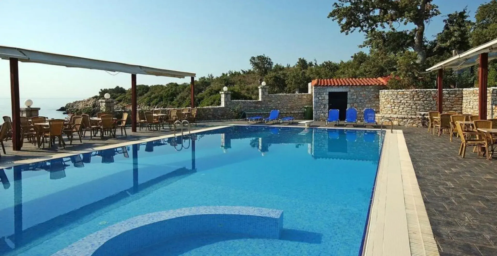 Lalloudes Seaside Accommodation