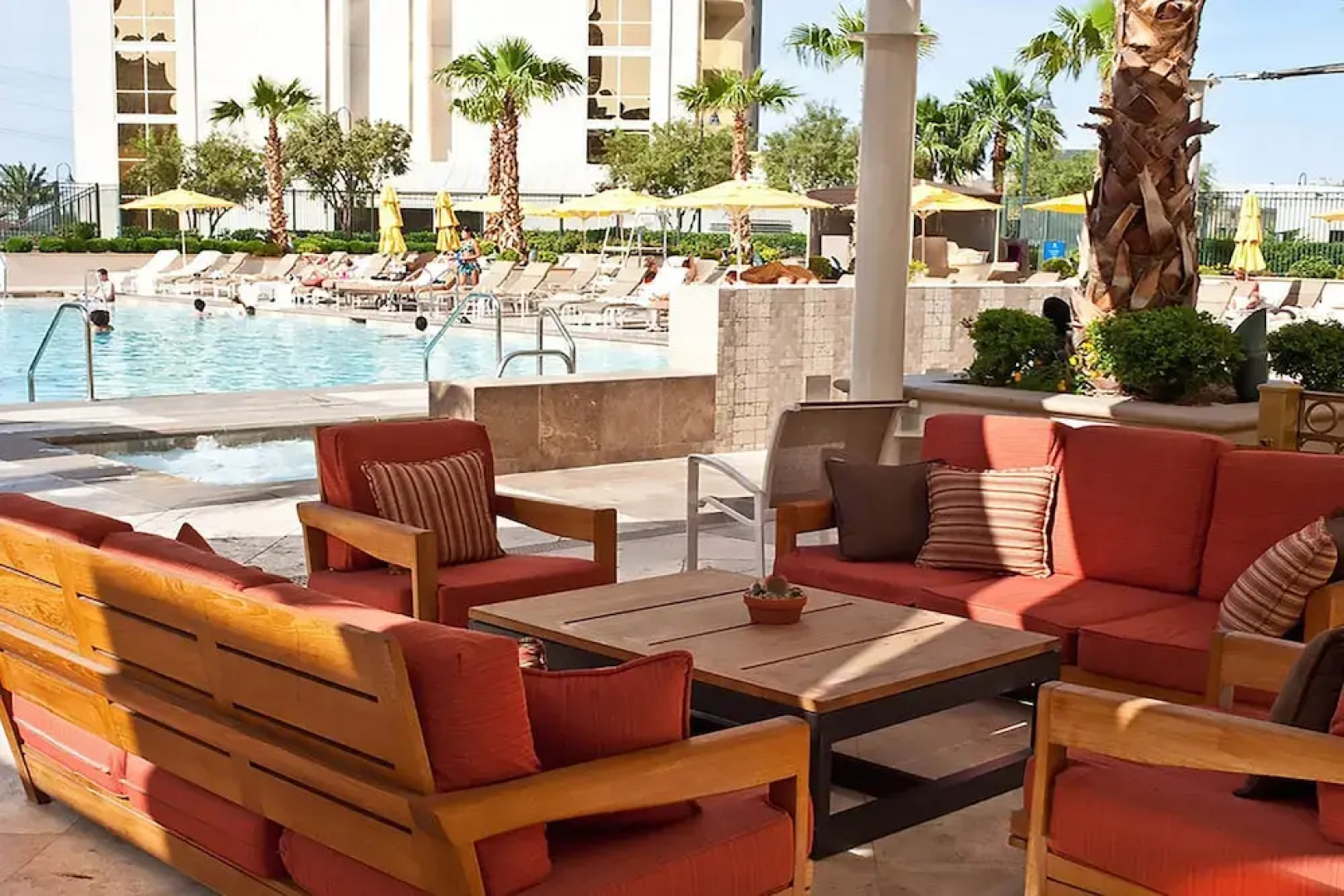 888 Two Bedroom Three Bath Suite at Signature Condo Hotel