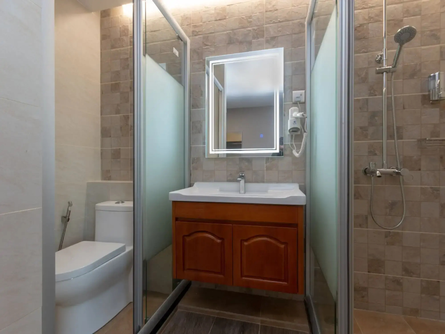 OYO 89375 Regent Hotel