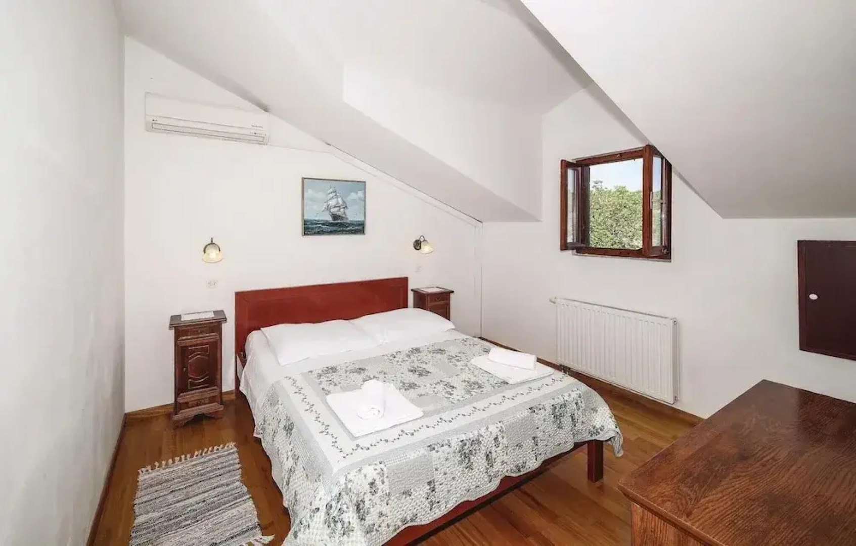 Beautiful Home in Drvenik Mali With Wifi and 5 Bedrooms