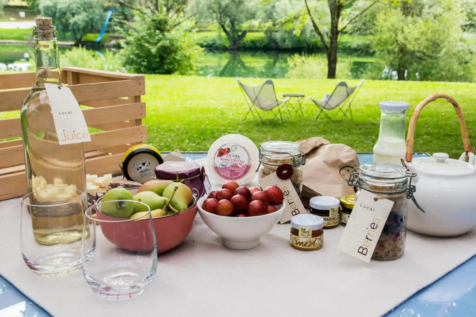 MAGNOLIA HOUSE by the RIVER