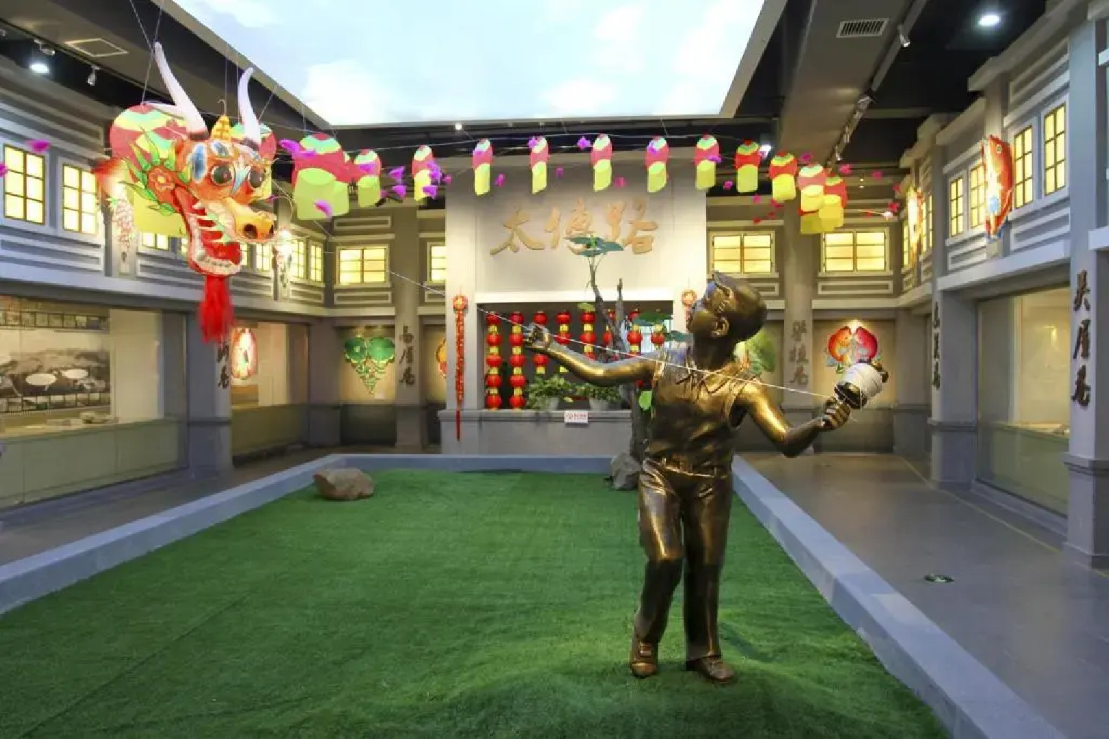 HUALUXE Hotels & Resorts Yangjiang City Center by IHG