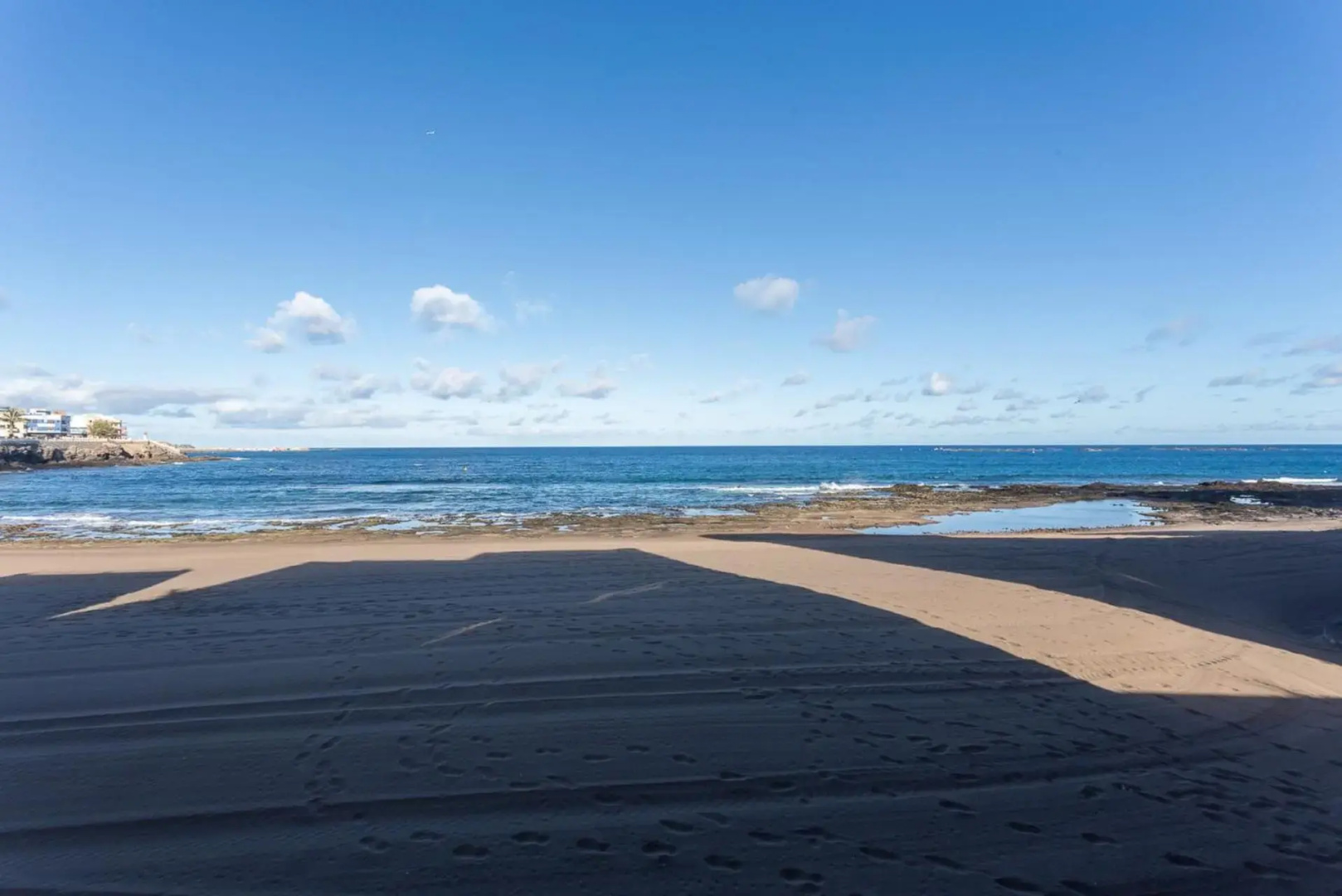 Front line beach with fantastic terrace.