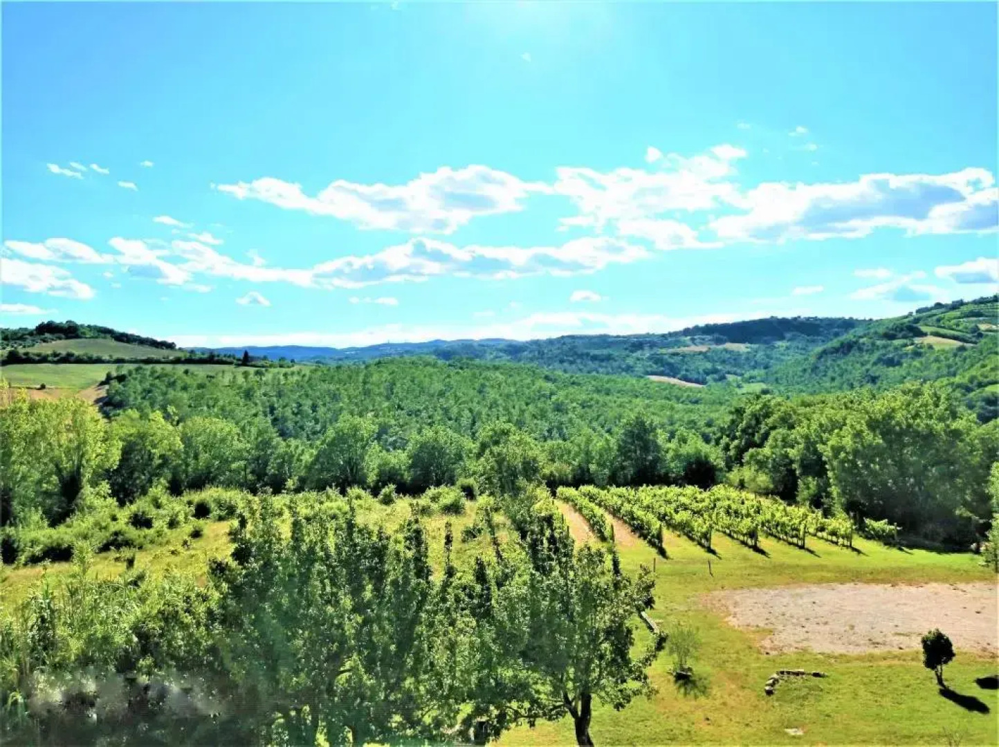 Umbrian Farmhouse Retreat With Private Pool and Garden