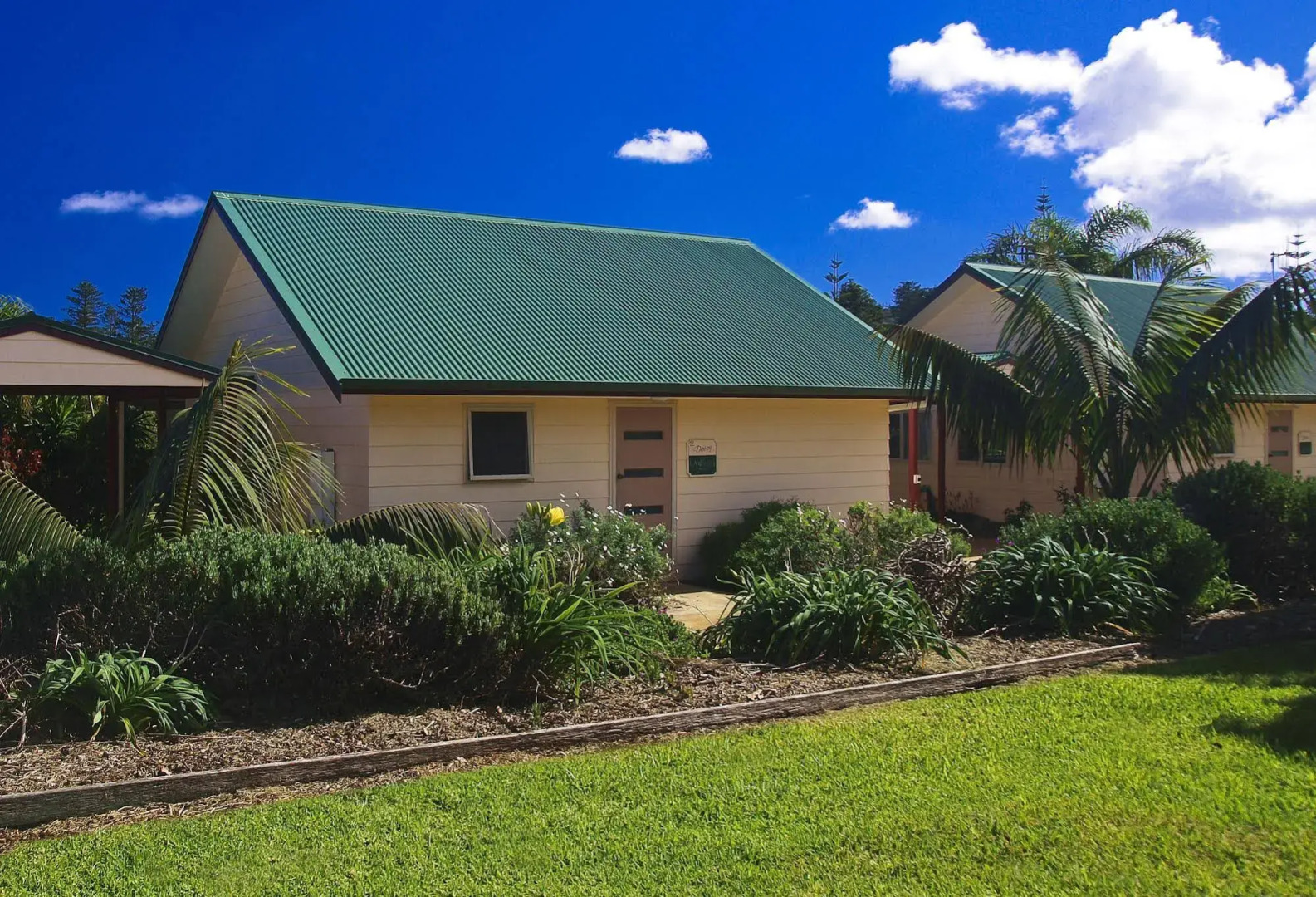 Poinciana Cottages