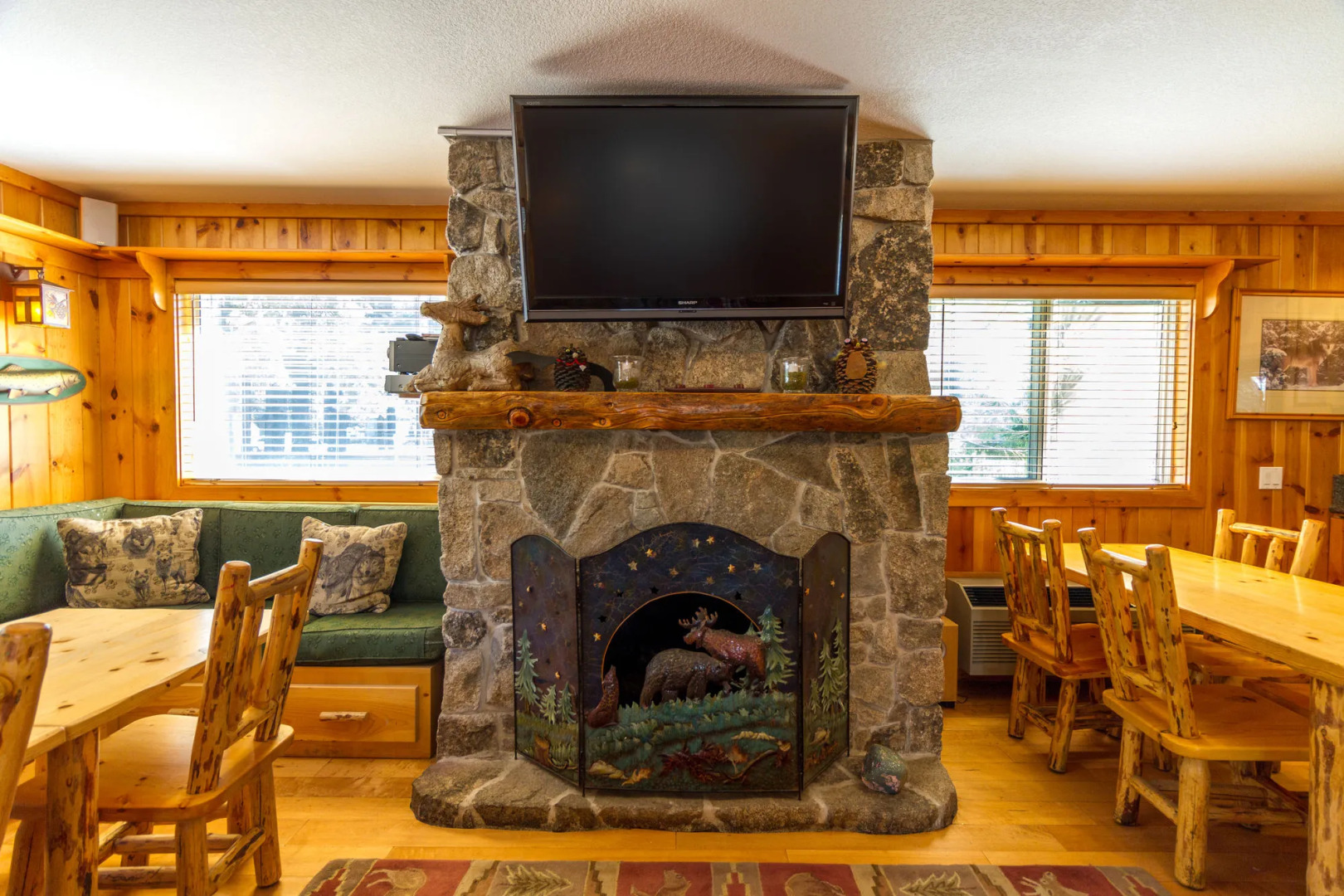 Red Wolf Lakeside Lodge