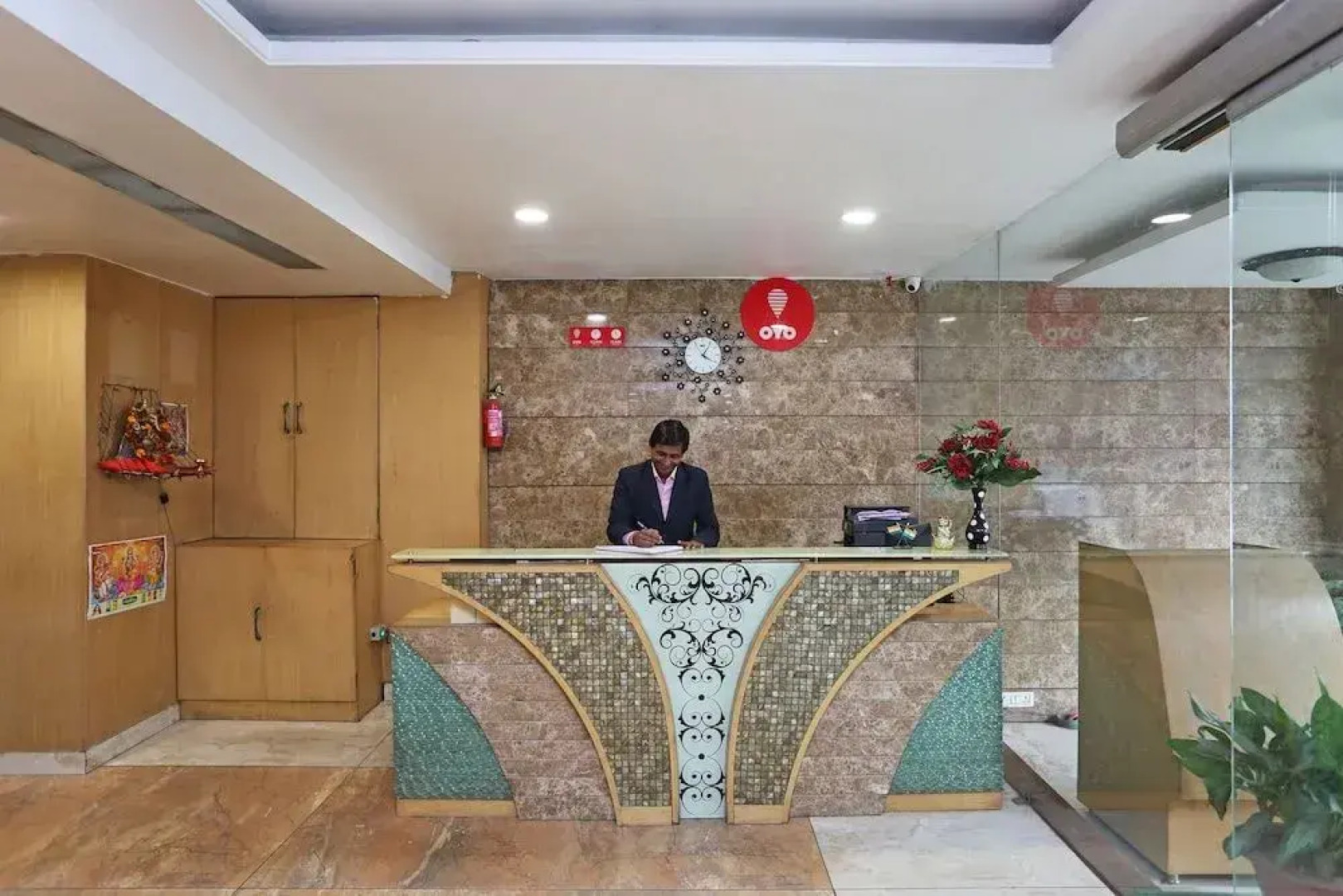 Capital O 1547 Hotel The Oasis