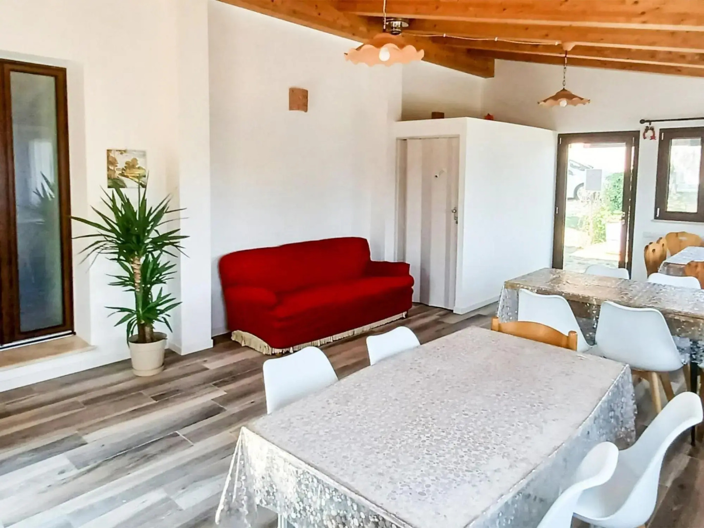 Majestic holiday home in Montefalcone Appennino with garden