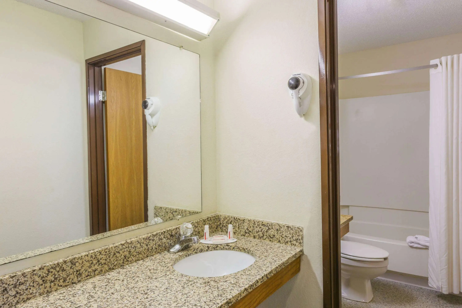 Super 8 by Wyndham East Stroudsburg/Poconos