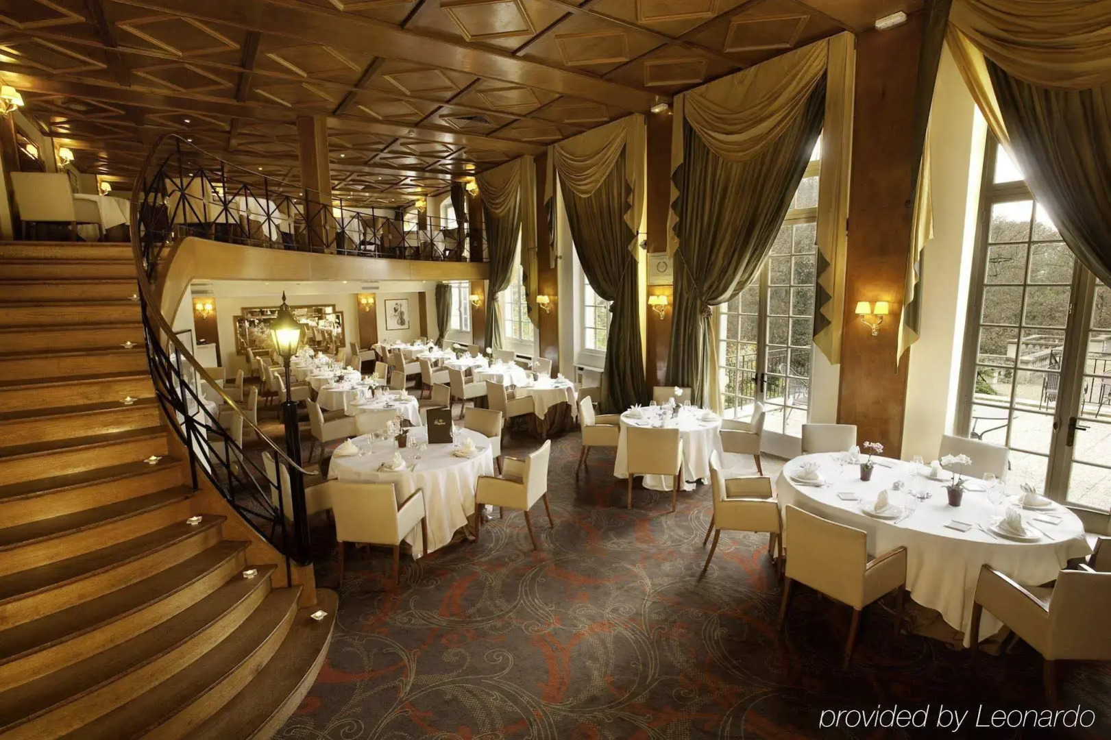 Château Jeanne & the Forest - Château de Montvillargenne