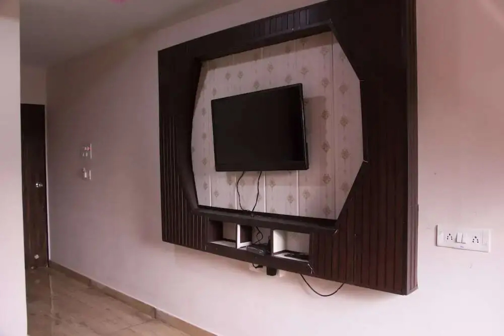 Hotel Shree Palace & Restaurant