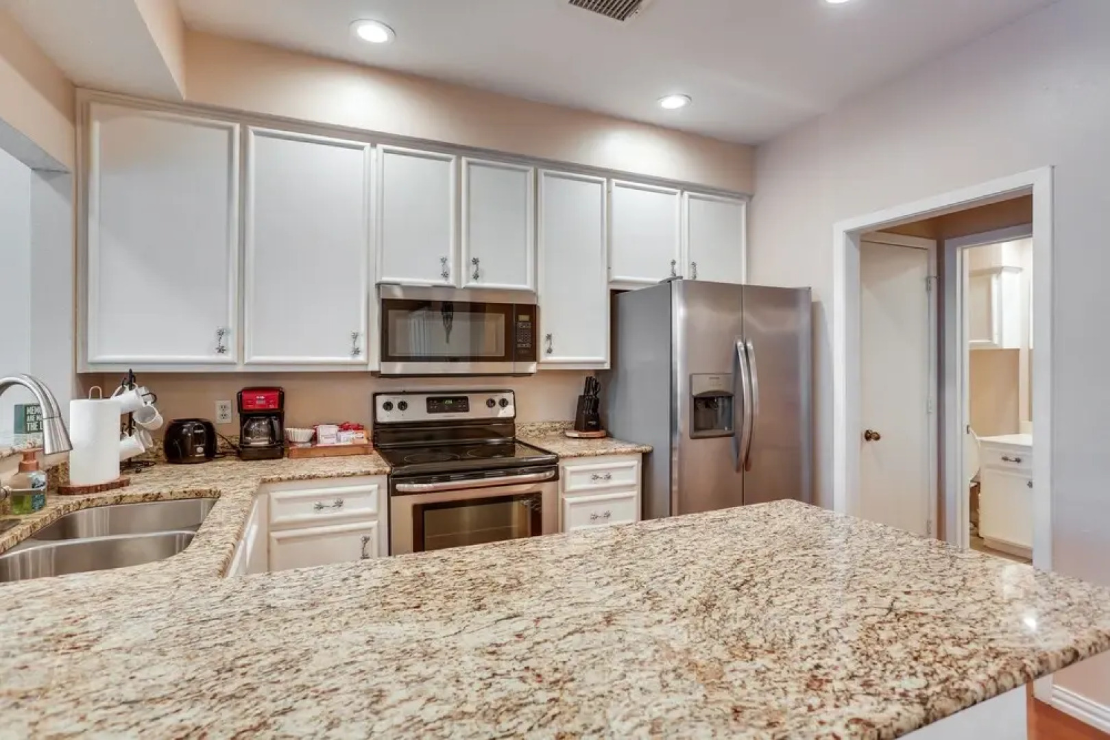 Lakefront Townhome in Pottsboro: Pets Welcome!
