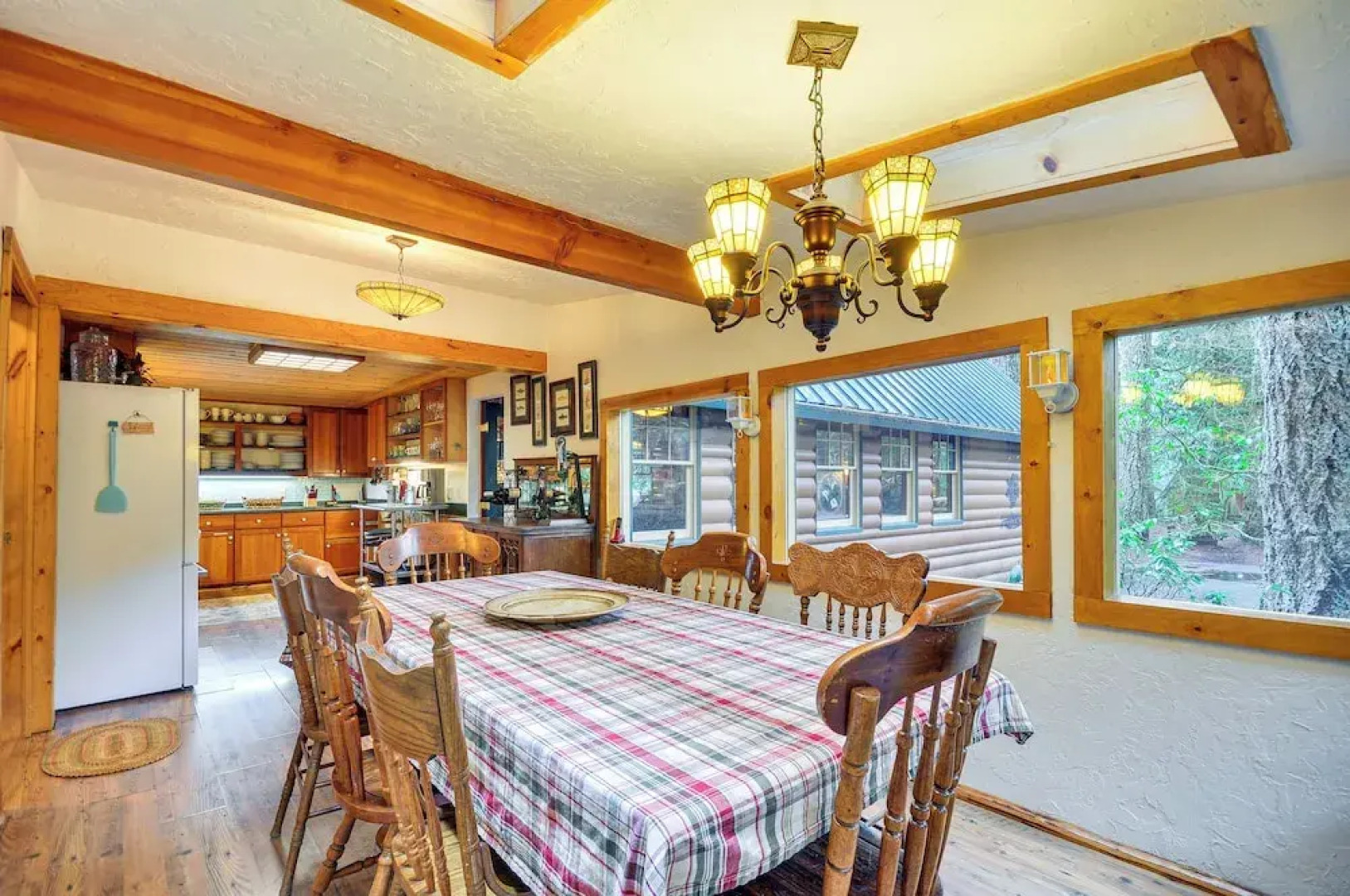 Forested 'minikahda Lodge' w/ Hot Tub Near Mt Hood