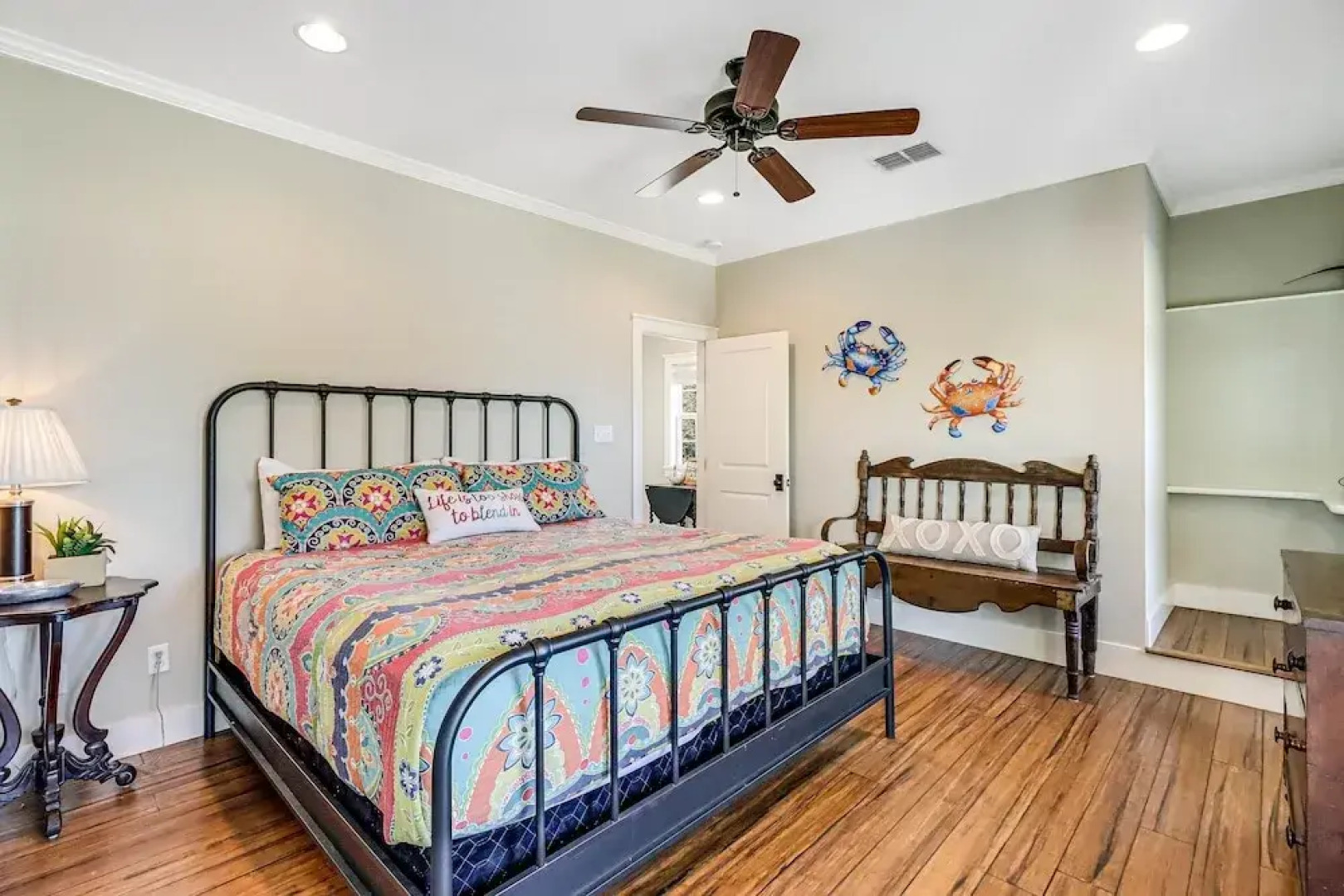 The James Pearl 4 Bedroom Home by RedAwning