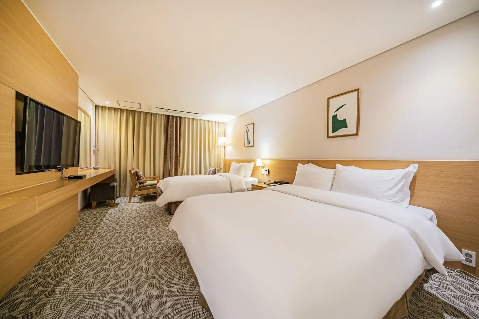 Hotel Biz Inn