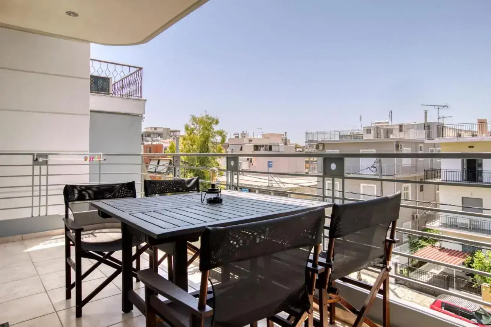 Sunny & cosy 2nd floor apt with a balcony