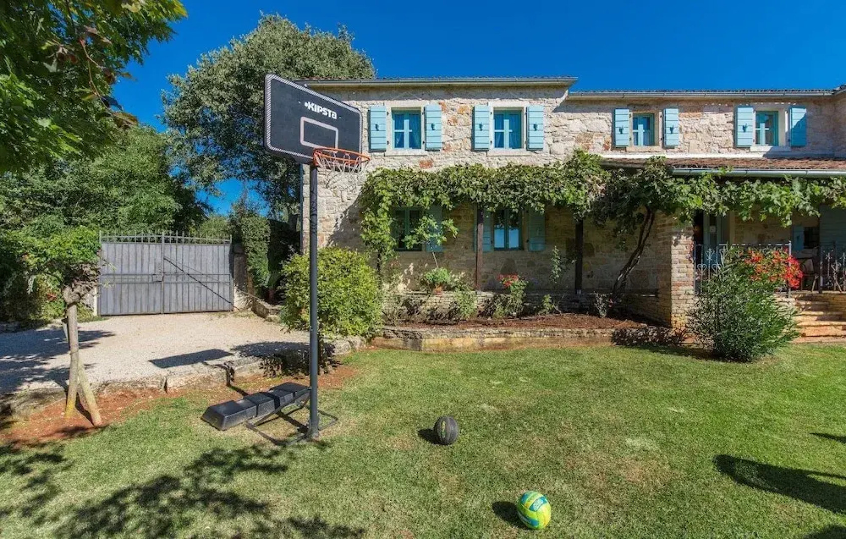 Authentic Villa in Tinjan With Private Pool