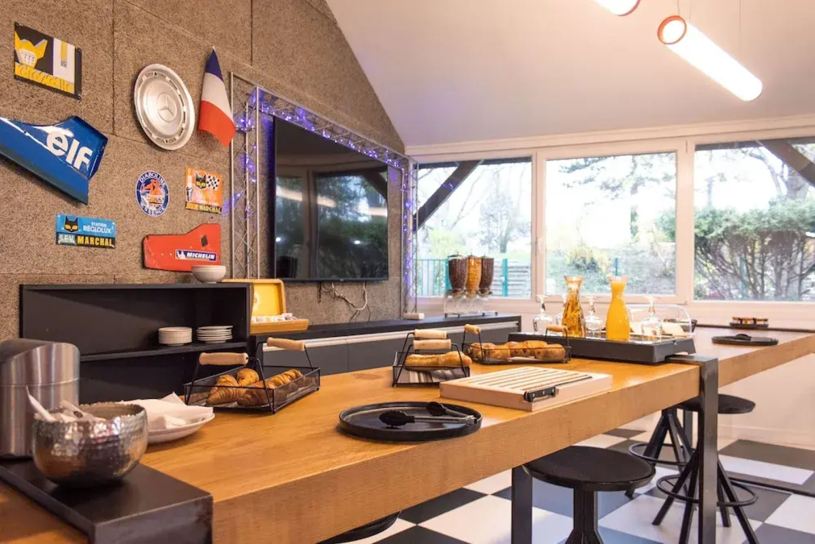 Enzo Trappes by Kyriad Direct